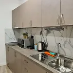 Apartment Cane *