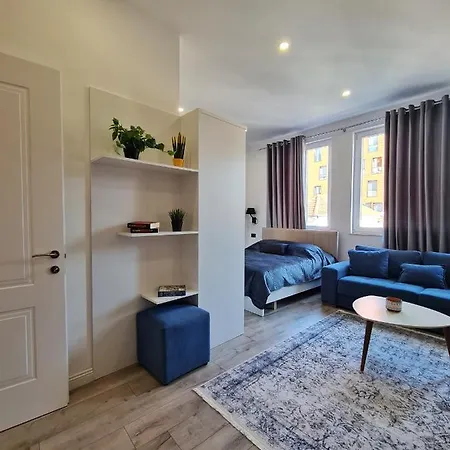 Apartment Cane