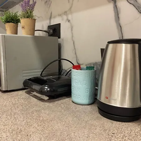Apartment Cane *
