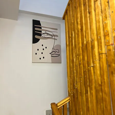 Cane Apartment